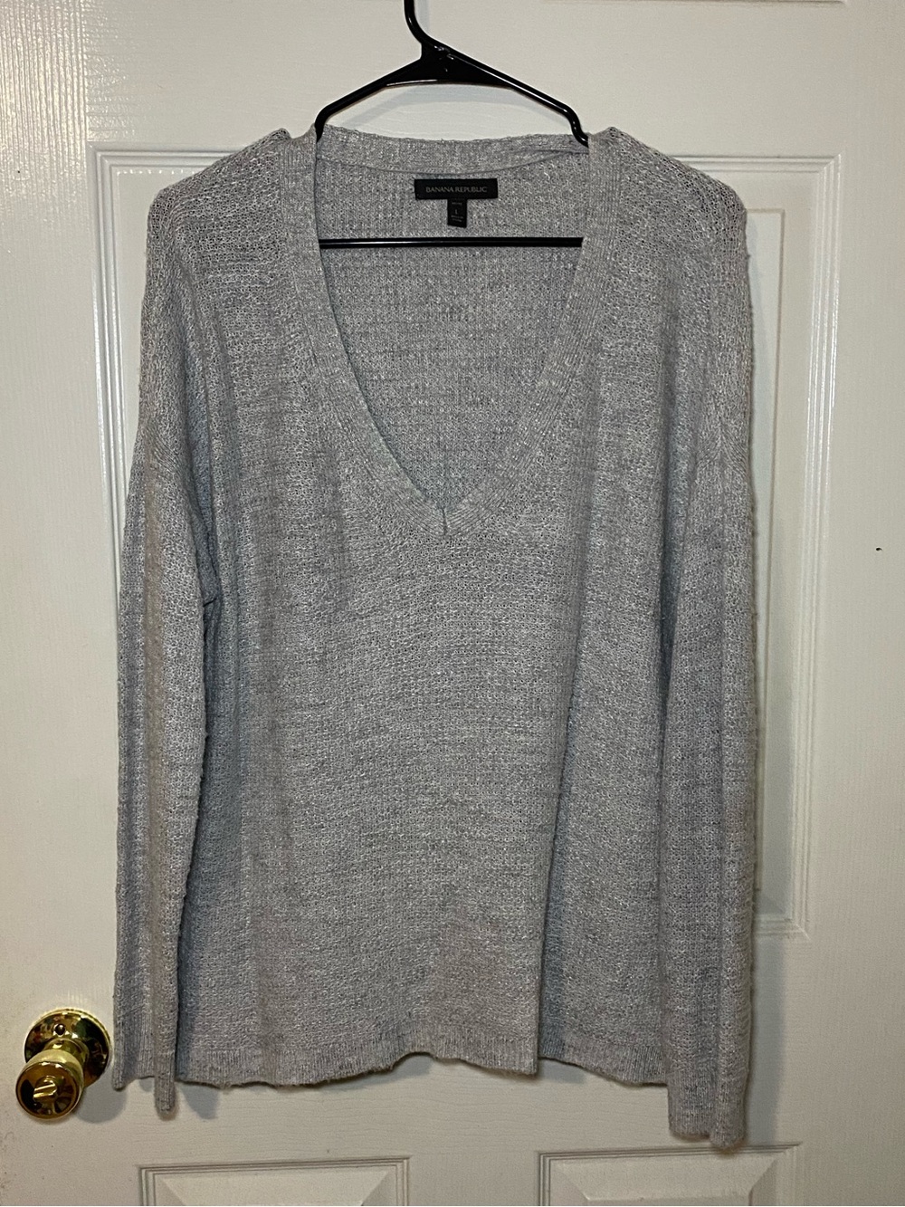 Banana Republic Gray V-Neck Lightweight Sweater